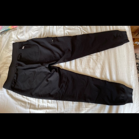 FIGS Zamora Jogger Scrub Pants - Picture 2 of 3